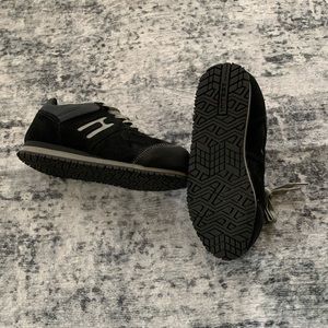 Steel toes safety shoes never worn